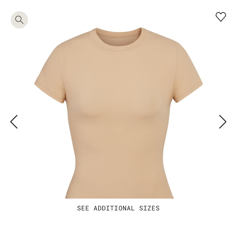 SKIMS fits everybody T-shirt clay
